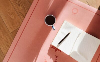 10 Journaling Prompts for Moms