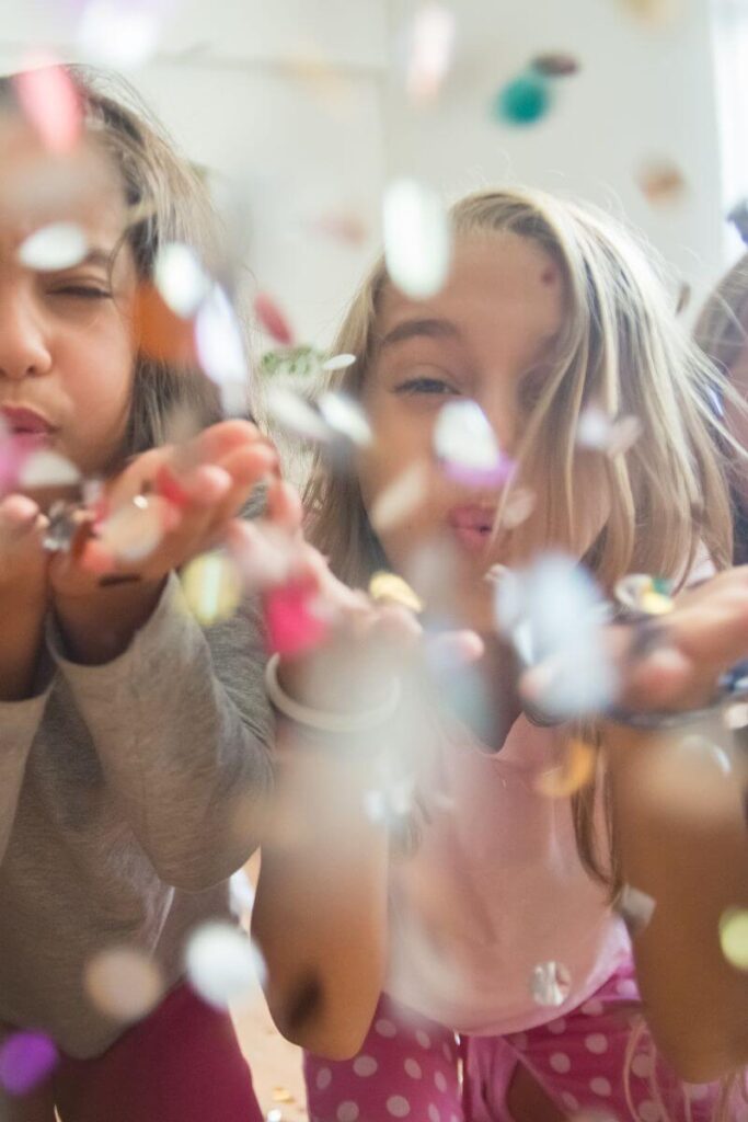 new-years-eve-with-kids-at-home-how-to-celebrate-new-years-eve-at-home-with-kids-low-key-new-years-eve-at-home-at-home-new-years-eve-party-at-home-with-kids-pretty-little-motherhood